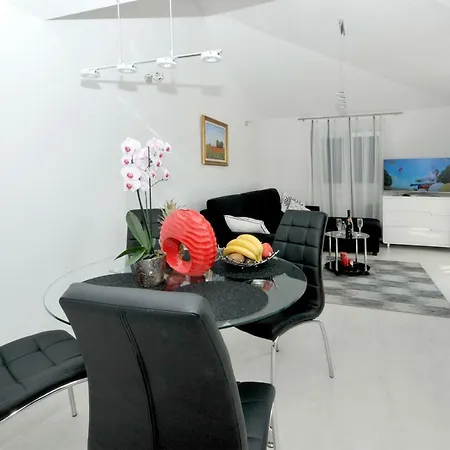 شقة Vila Ivan تروغير