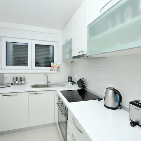 Vila Ivan * تروغير